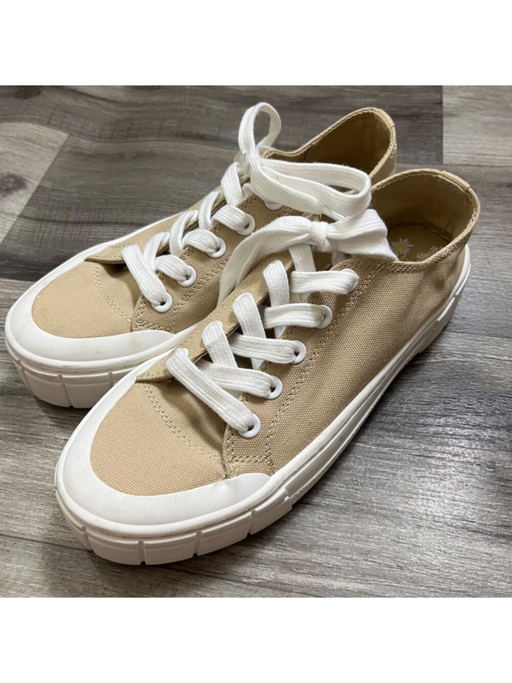 Mad Love Fran Lace Up Fashion Sneakers Tan White Women’s Size 8